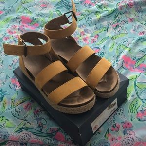 Universal Thread Agnes Espadrille Sandal Size 9
